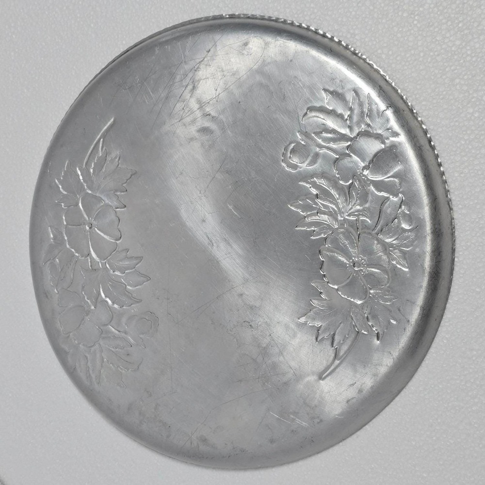 Vintage 1940s 1950s Aluminum Round Serving Tray 11 in Embossed Floral - Picture 6 of 8